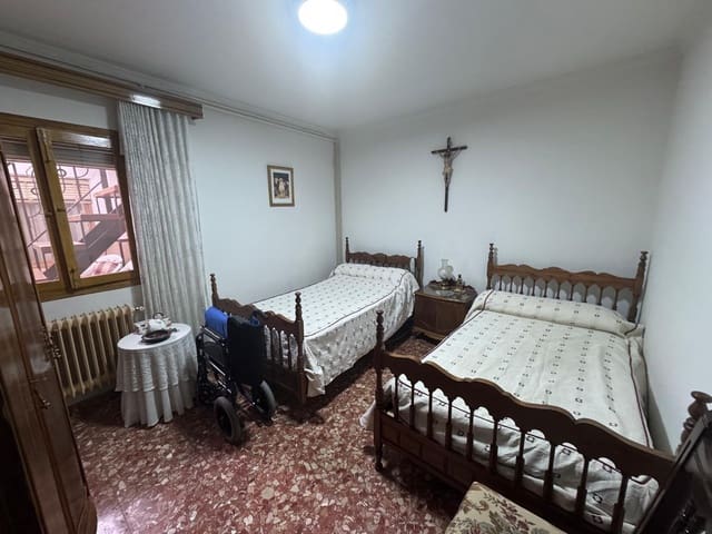 Casa de 4 habitaciones en Viso del Marqués en venta con garaje - 80.000 € (Ref: 9470597)