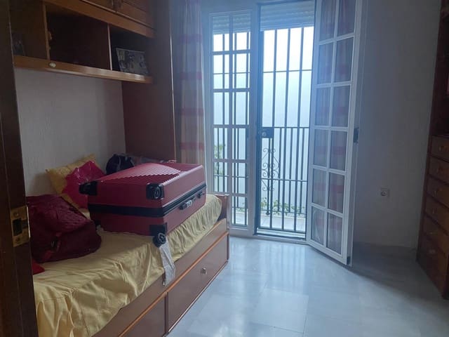 4 bedroom Villa for sale in Jerez de la Frontera - € 450,000 (Ref: 9473091)