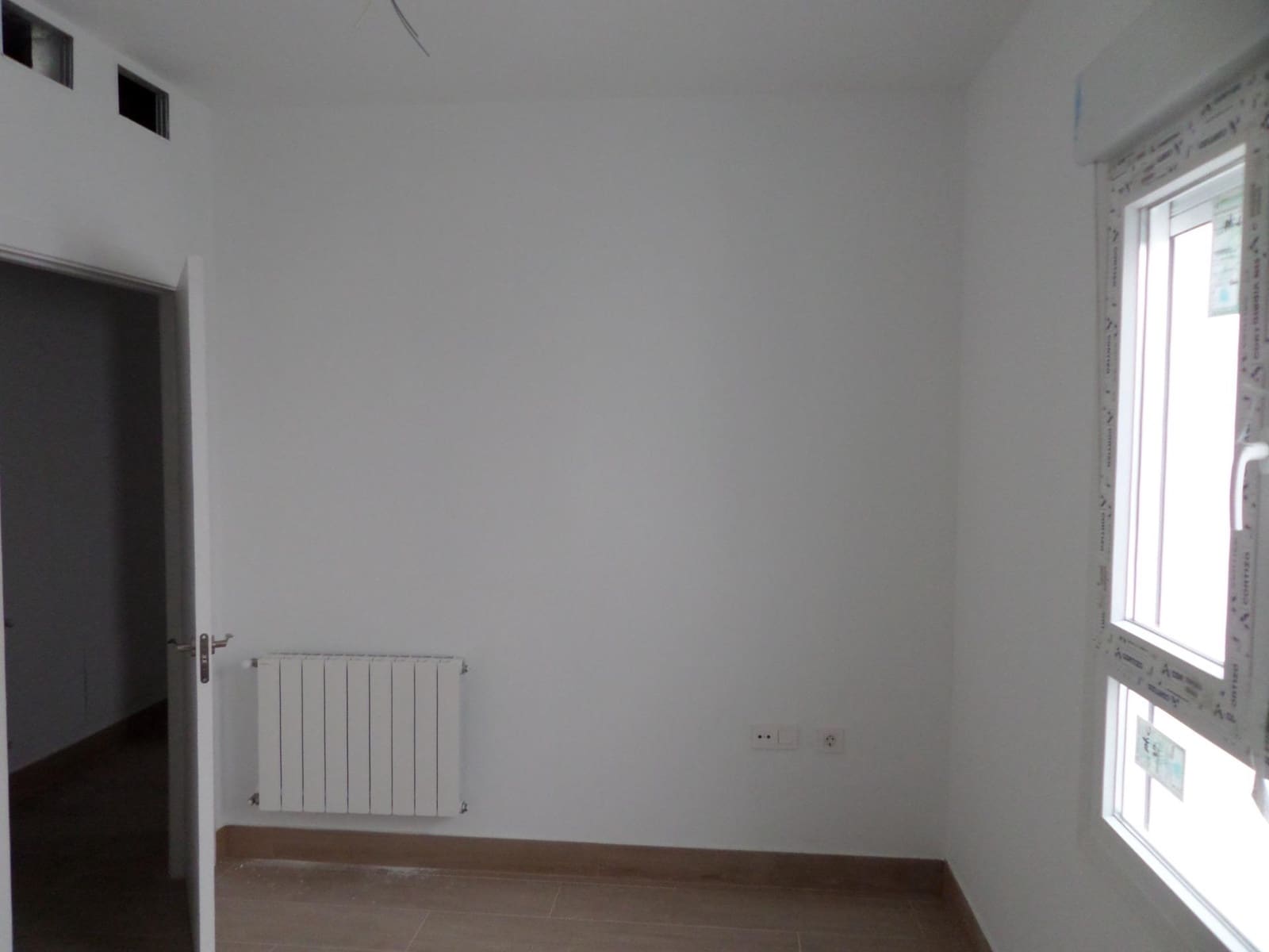 3 bedroom Flat for sale in Almendralejo with garage - € 105,000 (Ref: 9473093)