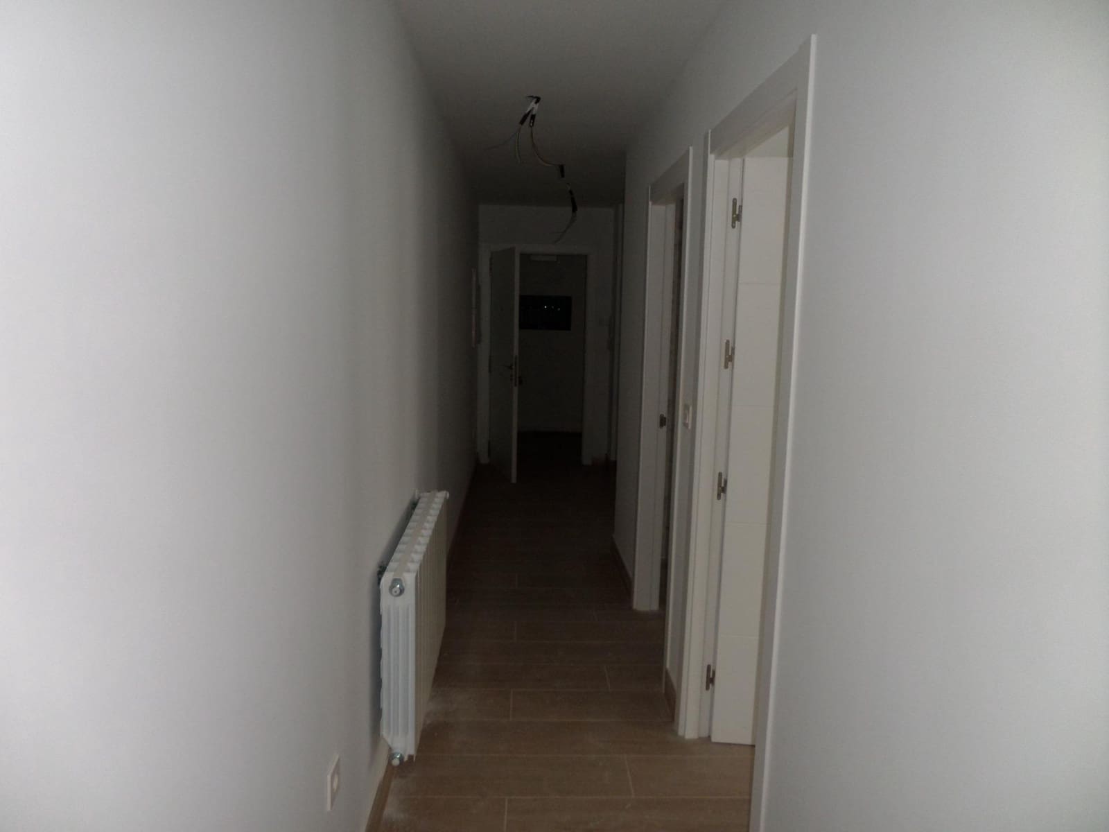 3 bedroom Flat for sale in Almendralejo with garage - € 105,000 (Ref: 9473093)