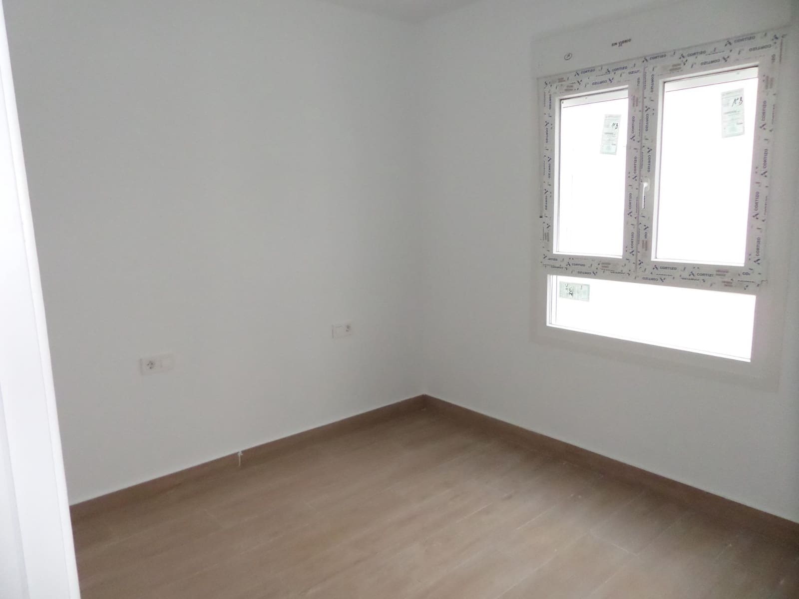 3 bedroom Flat for sale in Almendralejo with garage - € 105,000 (Ref: 9473093)