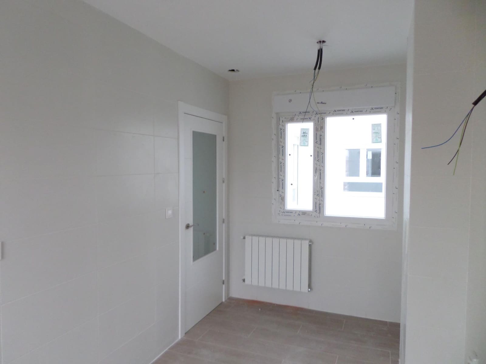3 bedroom Flat for sale in Almendralejo with garage - € 105,000 (Ref: 9473093)