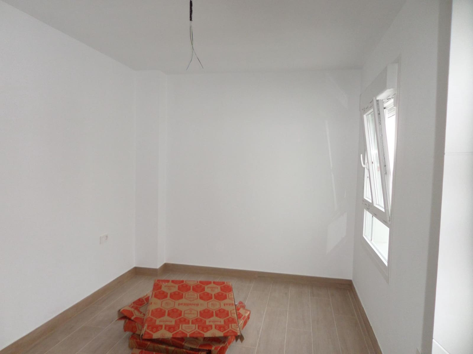 3 bedroom Flat for sale in Almendralejo with garage - € 105,000 (Ref: 9473093)