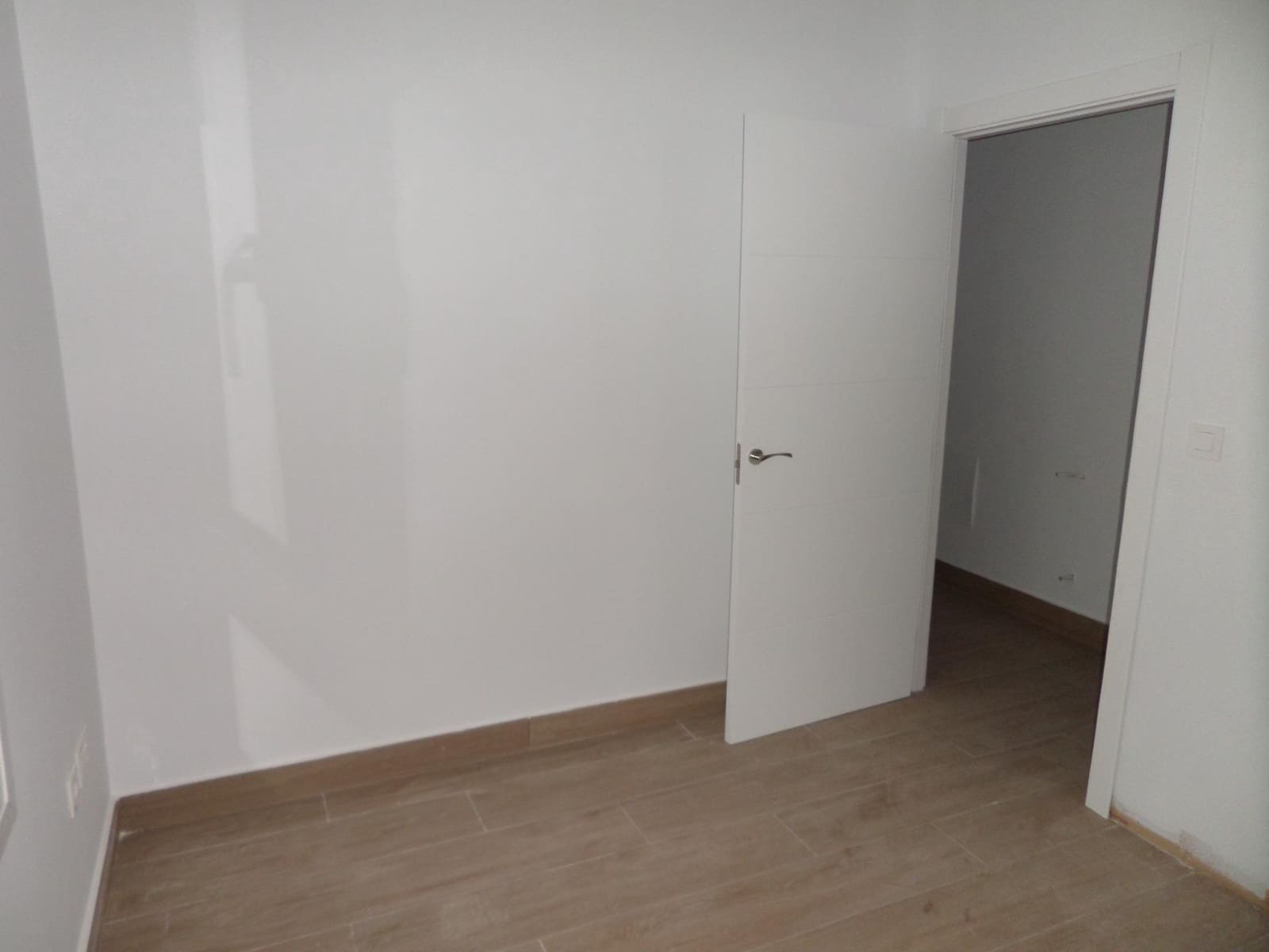 3 bedroom Flat for sale in Almendralejo with garage - € 105,000 (Ref: 9473093)