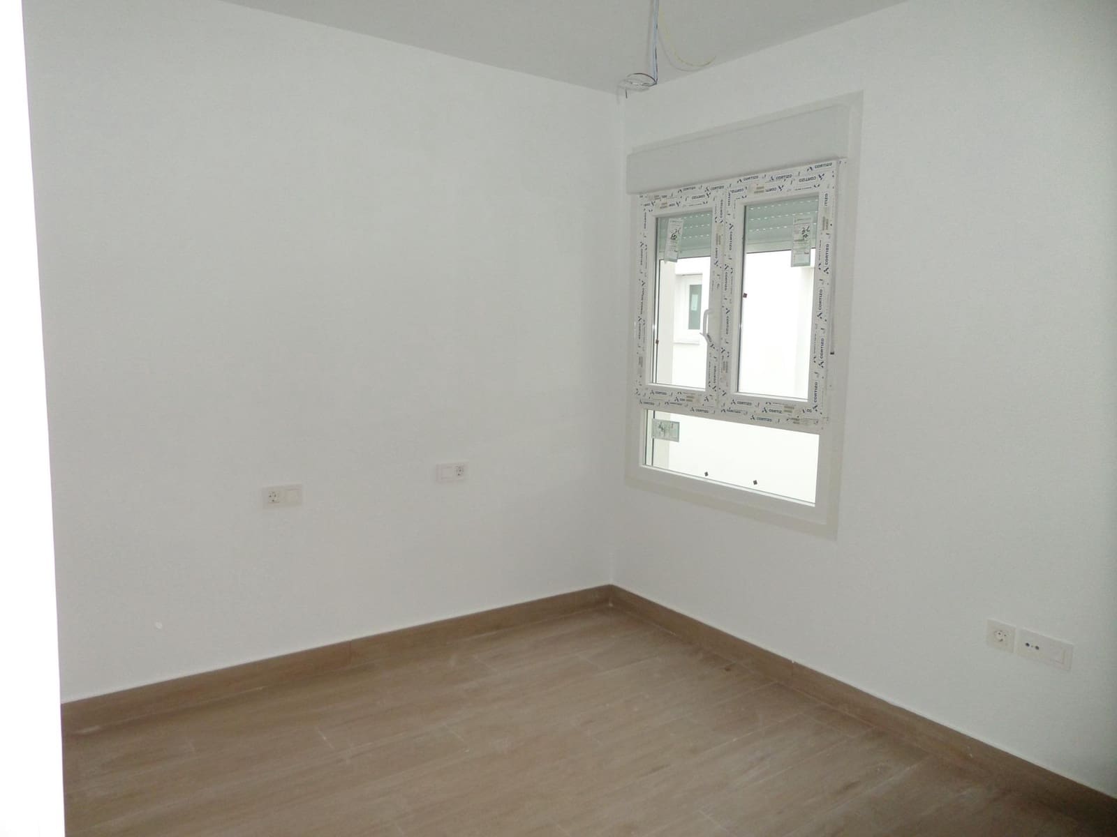 3 bedroom Flat for sale in Almendralejo with garage - € 105,000 (Ref: 9473093)