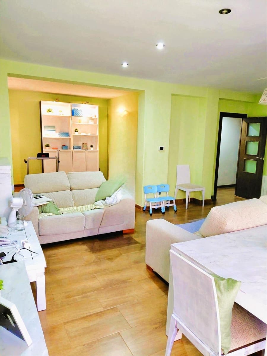 4 bedroom Flat for sale in Jaen city - € 220,000 (Ref: 9473098)