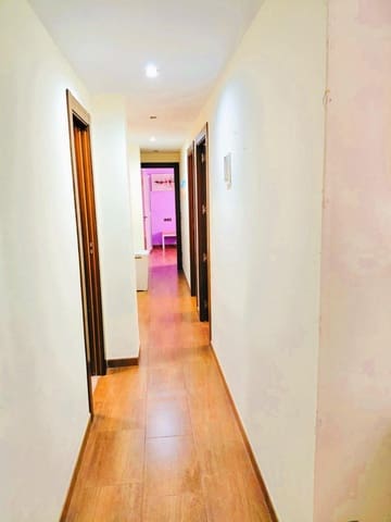 4 bedroom Flat for sale in Jaén city - € 220,000 (Ref: 9473098)