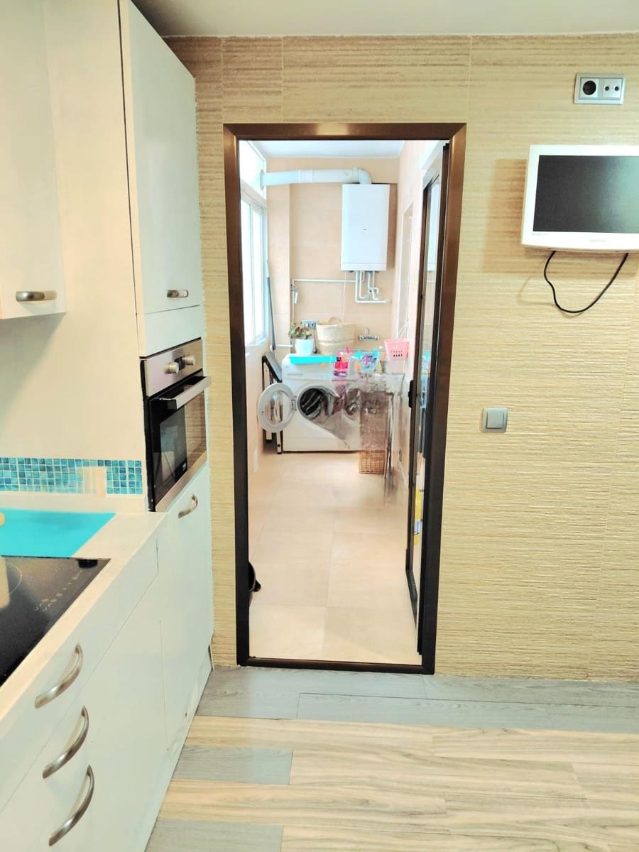 4 bedroom Flat for sale in Jaen city - € 220,000 (Ref: 9473098)