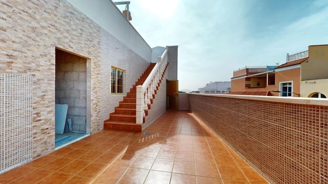 5 slaapkamer Rijtjeshuis te koop in Los Giles, Las Palmas de Gran Canaria met garage - € 430.000 (Ref: 9473102)