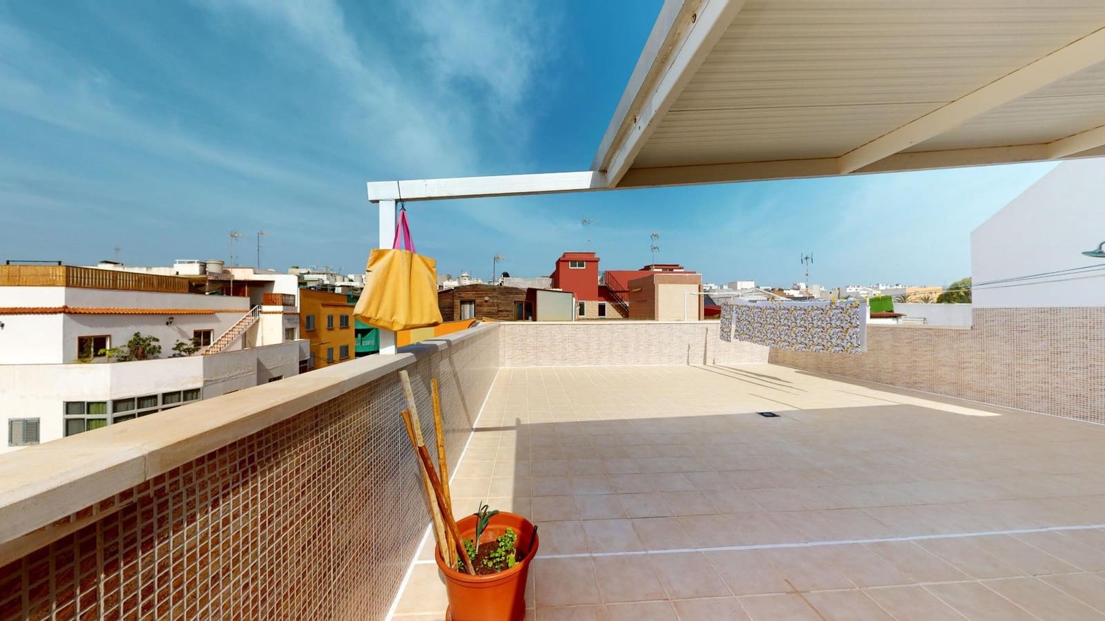 5 slaapkamer Rijtjeshuis te koop in Los Giles met garage - € 430.000 (Ref: 9473102)