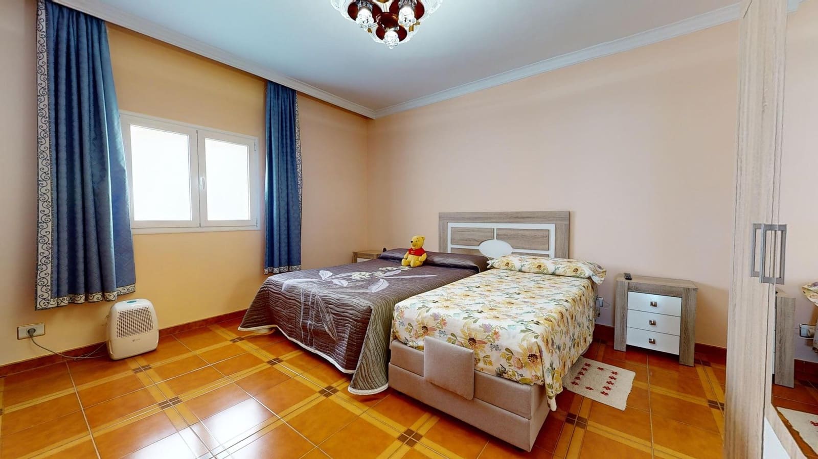 5 slaapkamer Rijtjeshuis te koop in Los Giles met garage - € 430.000 (Ref: 9473102)