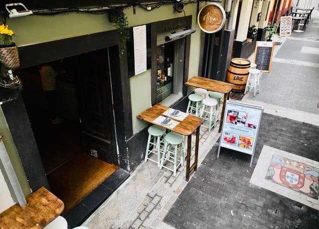 Commercial for rent in A Coruña city - € 1,000 (Ref: 9482126)