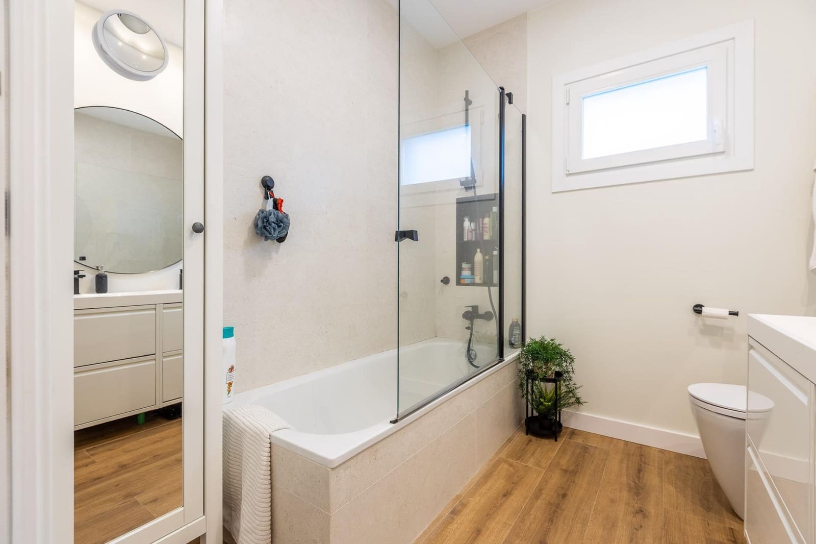 3 bedroom Villa for sale in Bergondo with pool - € 515,000 (Ref: 9485325)