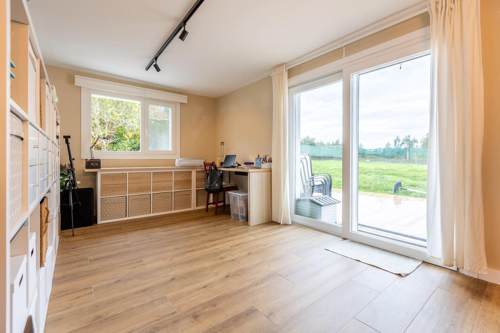 3 bedroom Villa for sale in Bergondo with pool - € 515,000 (Ref: 9485325)