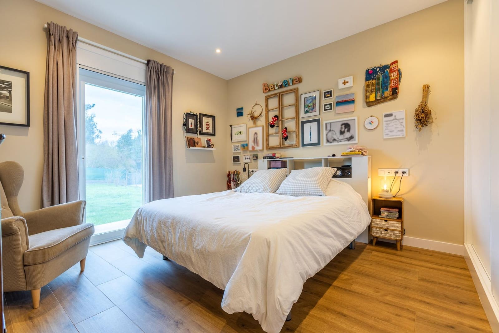 3 bedroom Villa for sale in Bergondo with pool - € 515,000 (Ref: 9485325)