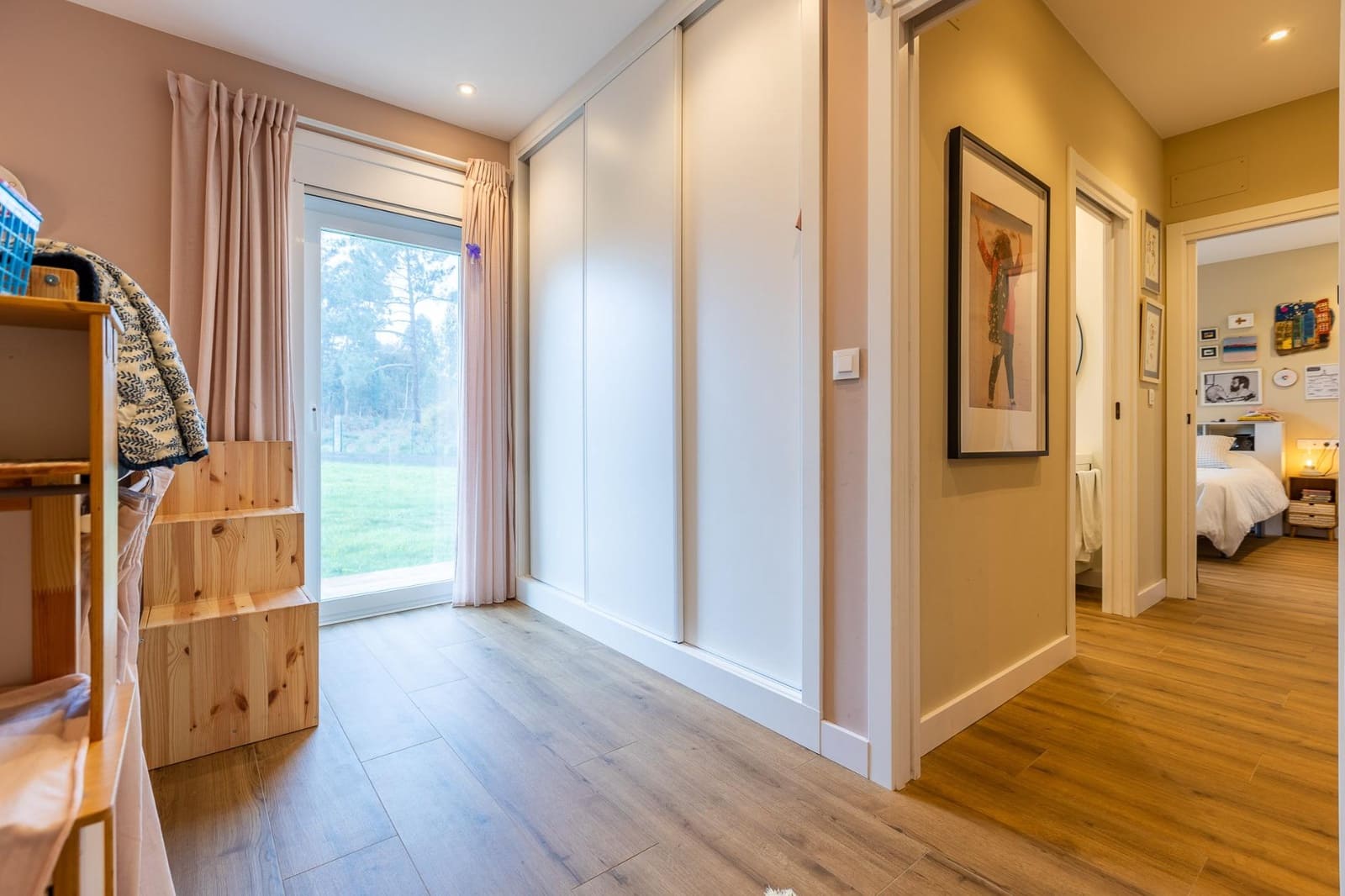 3 bedroom Villa for sale in Bergondo with pool - € 515,000 (Ref: 9485325)