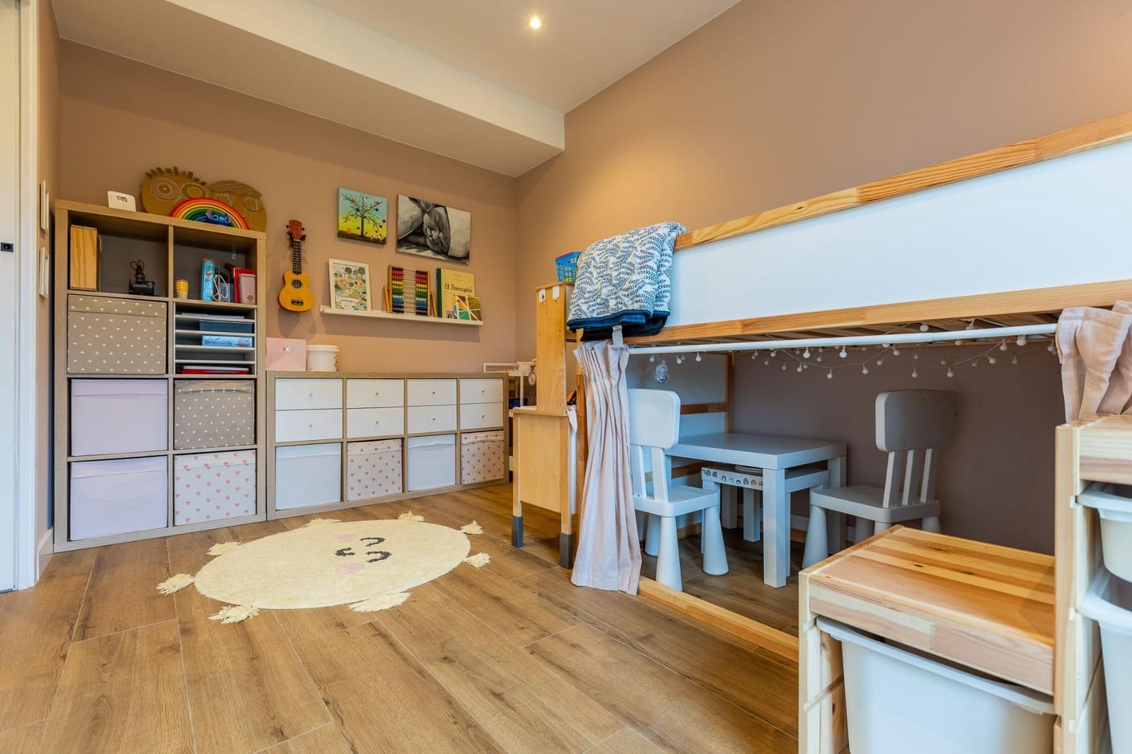 3 bedroom Villa for sale in Bergondo with pool - € 515,000 (Ref: 9485325)