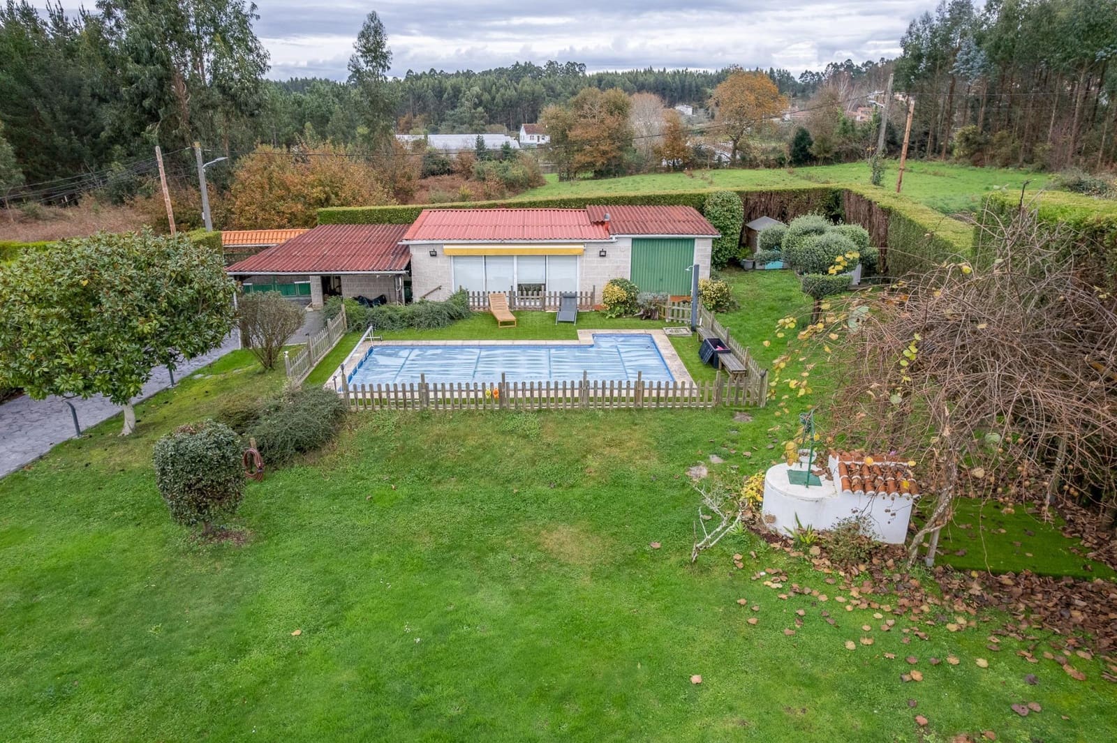 3 bedroom Villa for sale in Bergondo with pool - € 515,000 (Ref: 9485325)