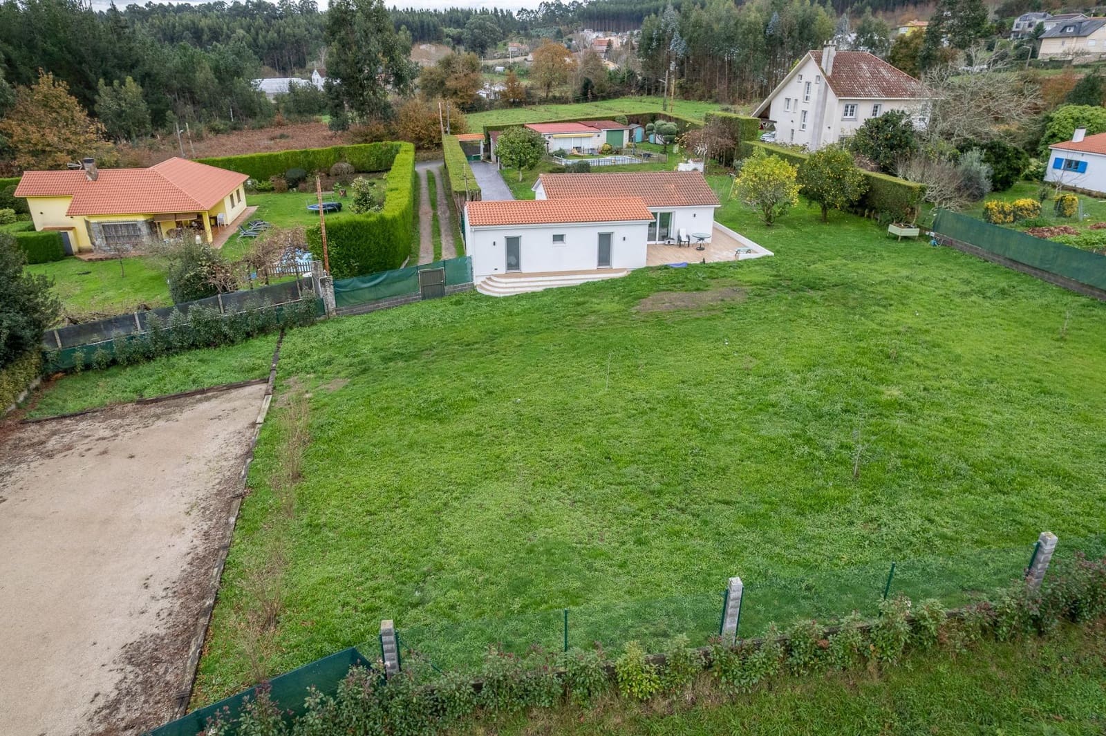 3 bedroom Villa for sale in Bergondo with pool - € 515,000 (Ref: 9485325)