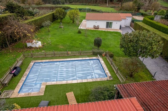 3 bedroom Villa for sale in Bergondo with pool - € 515,000 (Ref: 9485325)