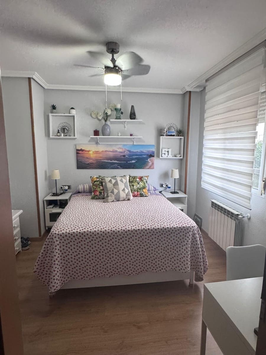 3 bedroom Flat for sale in Jaen city with pool garage - € 295,000 (Ref: 9488407)