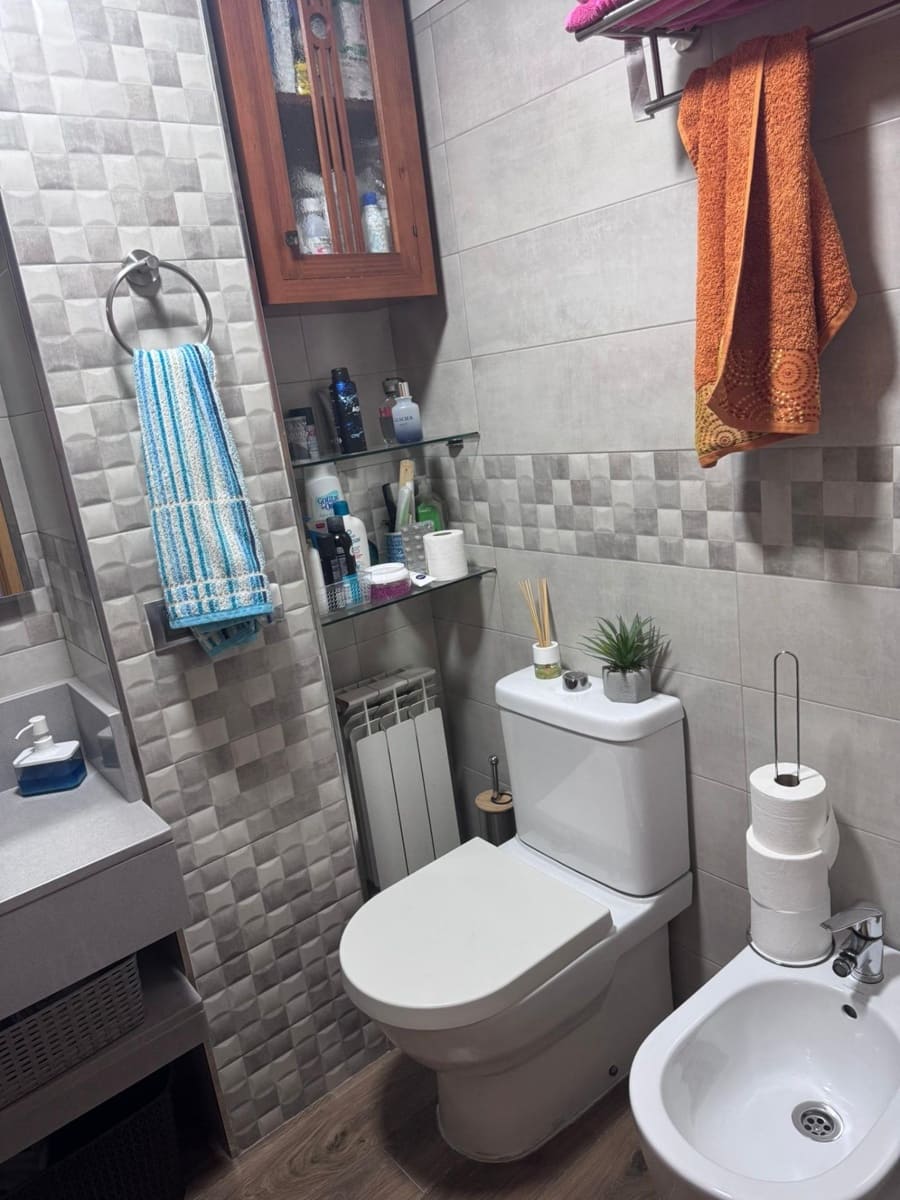 3 bedroom Flat for sale in Jaen city with pool garage - € 295,000 (Ref: 9488407)