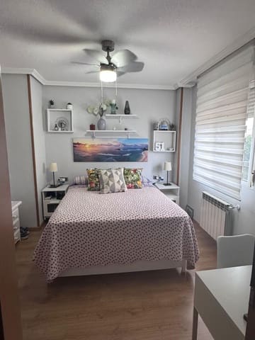 3 bedroom Flat for sale in Jaén city with pool garage - € 295,000 (Ref: 9488407)