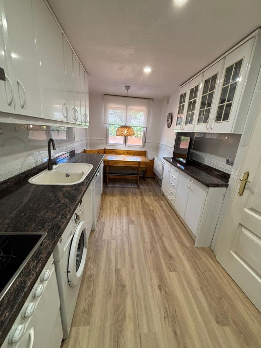 5 soveværelse Rækkehus til salg i Pozuelo de Alarcon med swimmingpool garage - € 1.349.000 (Ref: 9491718)