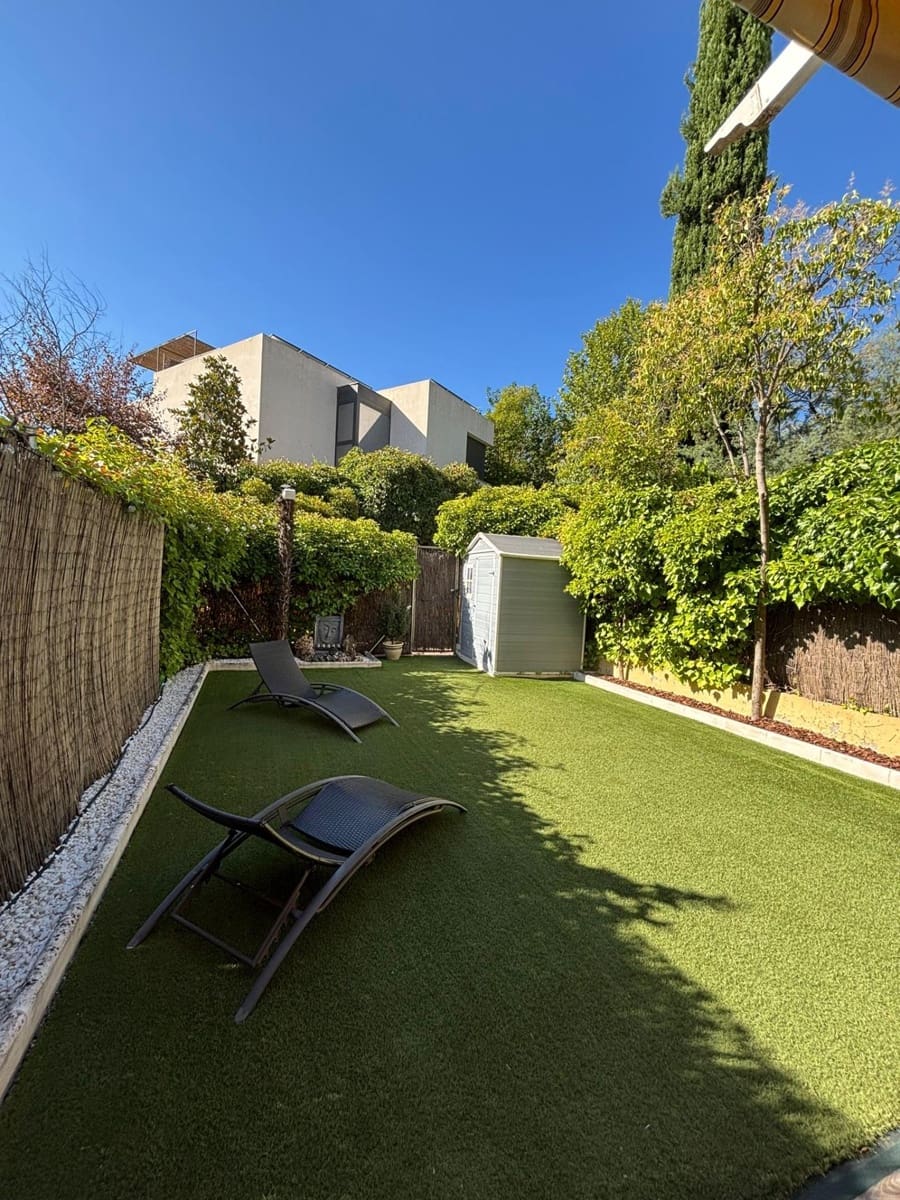 5 soveværelse Rækkehus til salg i Pozuelo de Alarcon med swimmingpool garage - € 1.349.000 (Ref: 9491718)