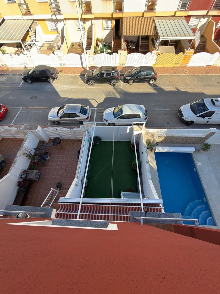 Adosado de 3 habitaciones en San Pedro del Pinatar en venta con garaje - 187.000 € (Ref: 9496374)