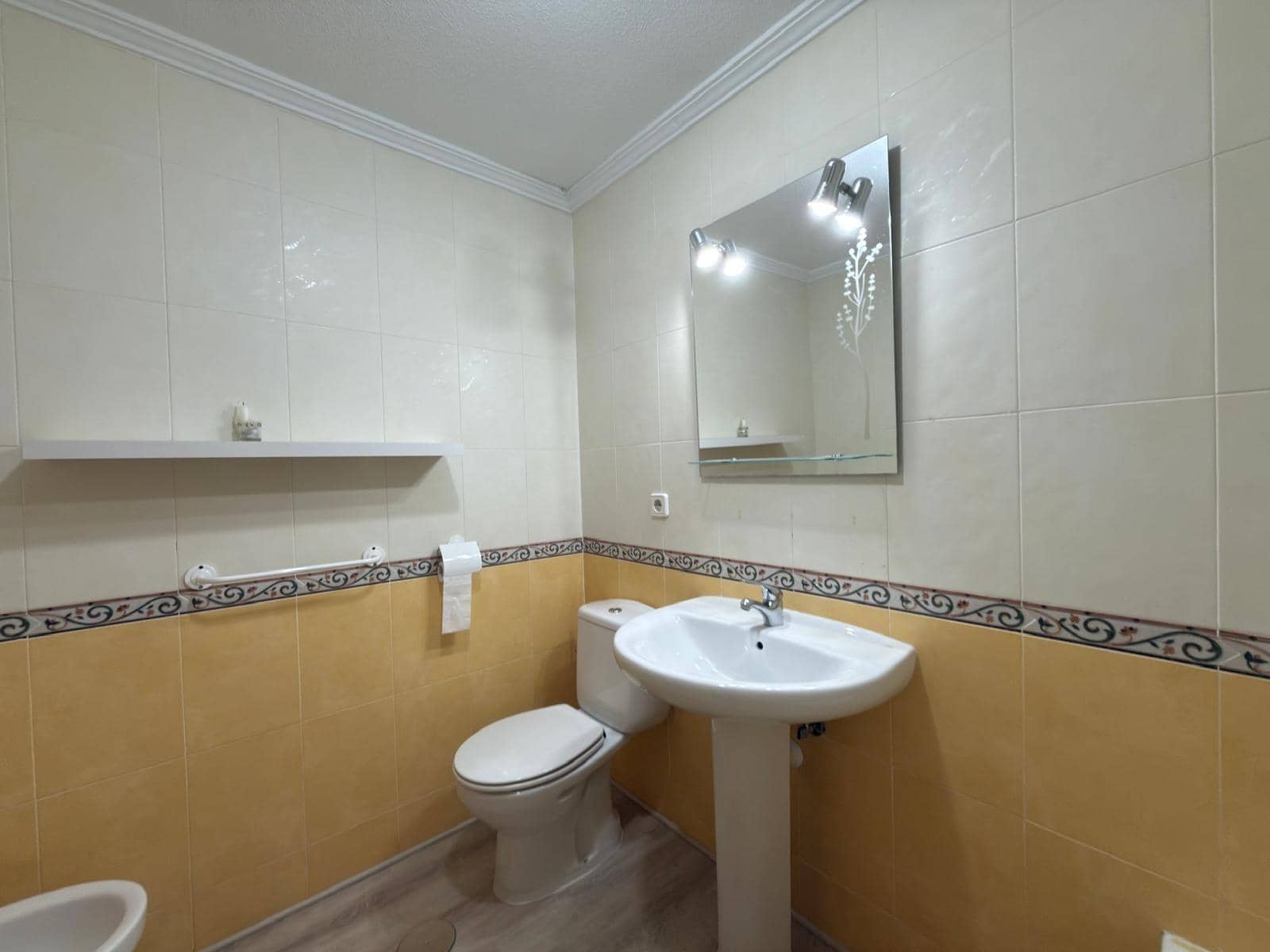 Adosado de 3 habitaciones en San Pedro del Pinatar en venta con garaje - 187.000 € (Ref: 9496374)