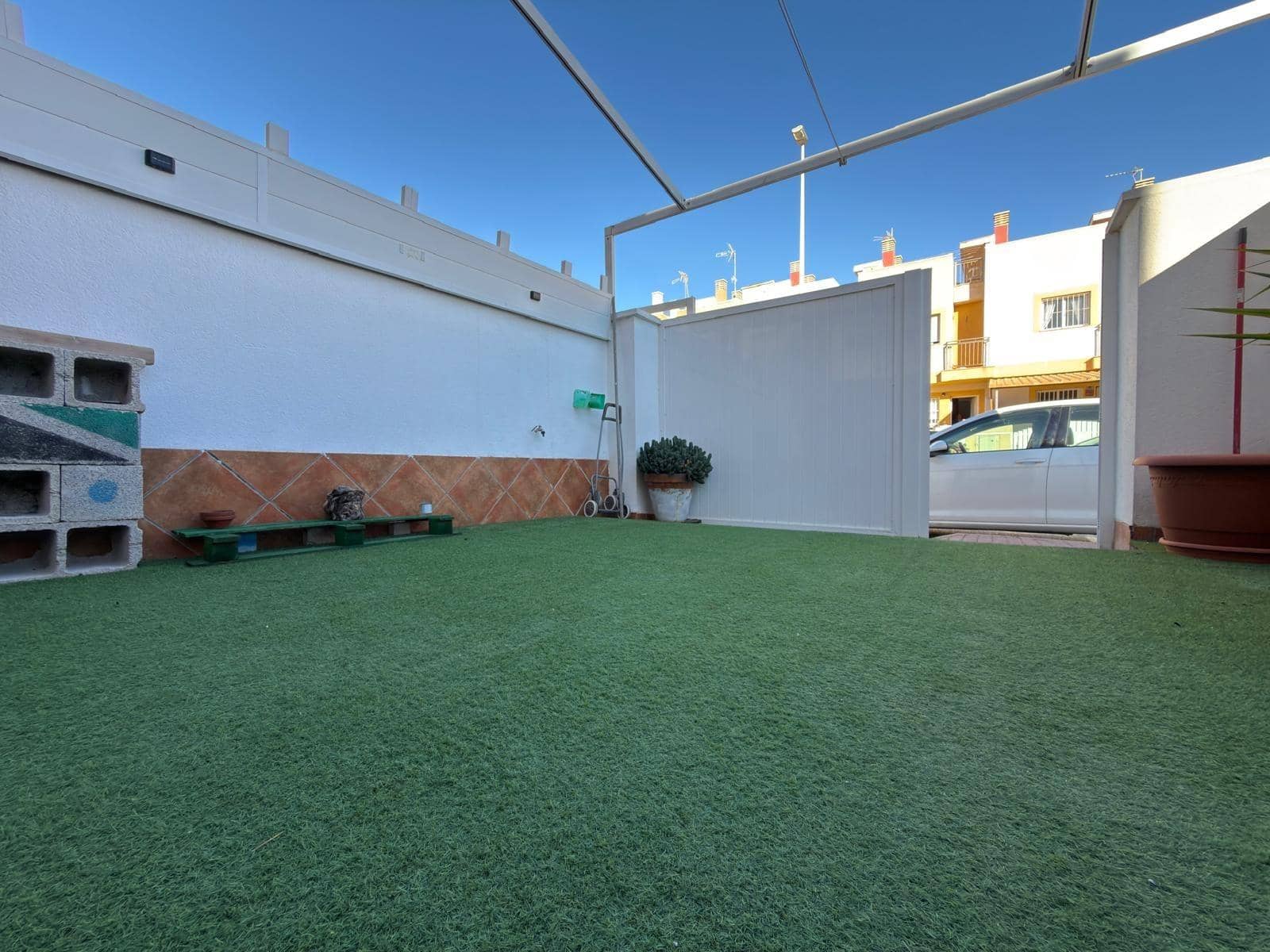 Adosado de 3 habitaciones en San Pedro del Pinatar en venta con garaje - 187.000 € (Ref: 9496374)