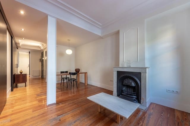 2 bedroom Flat for sale in Bilbao - € 495,000 (Ref: 9496375)