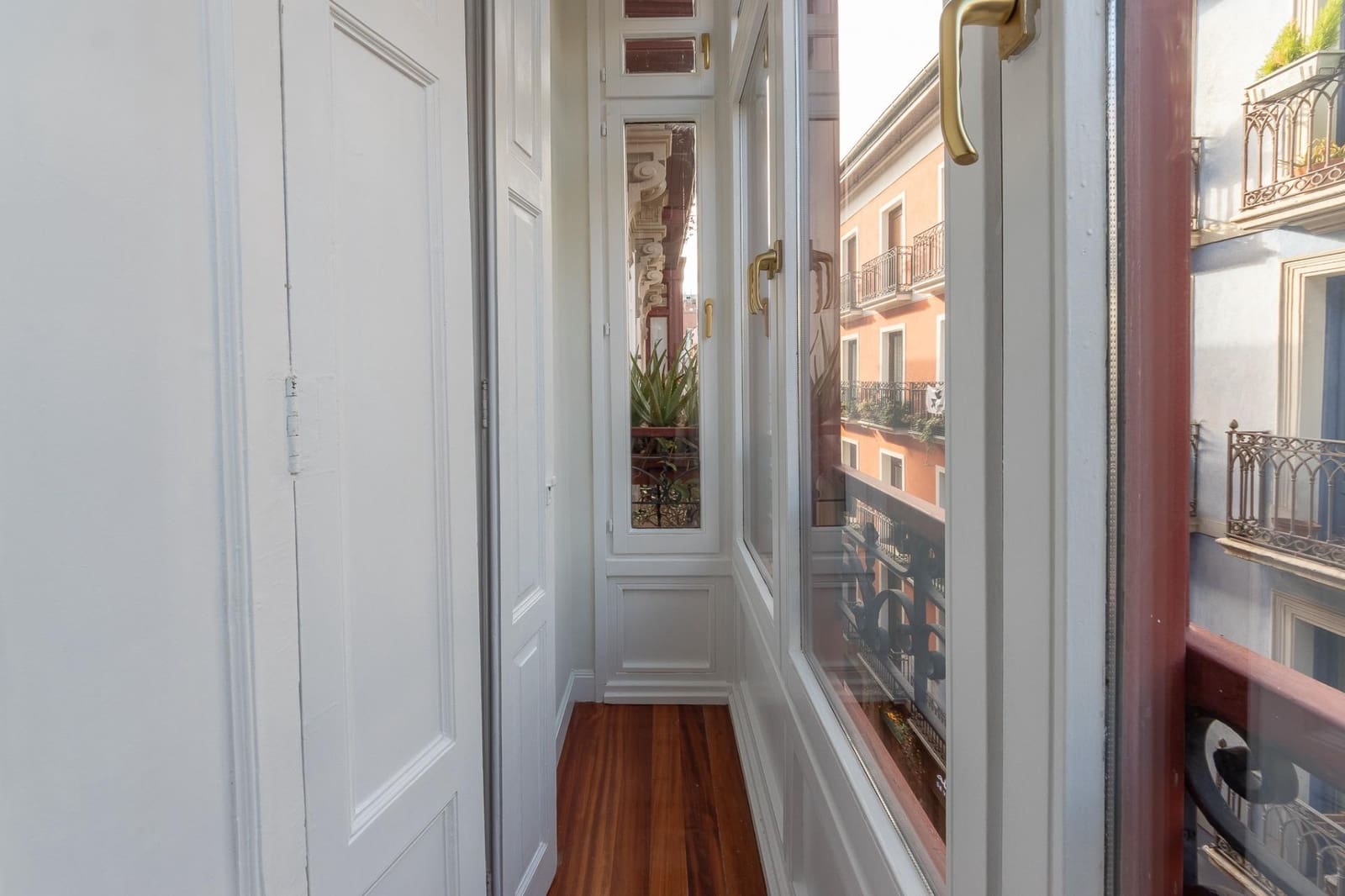 2 bedroom Flat for sale in Bilbao - € 495,000 (Ref: 9496375)