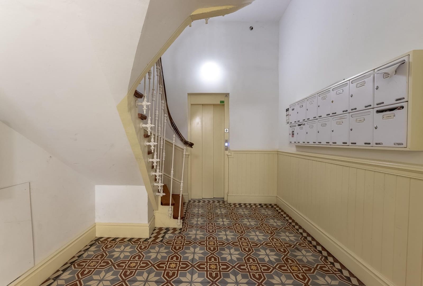 2 bedroom Flat for sale in Bilbao - € 495,000 (Ref: 9496375)