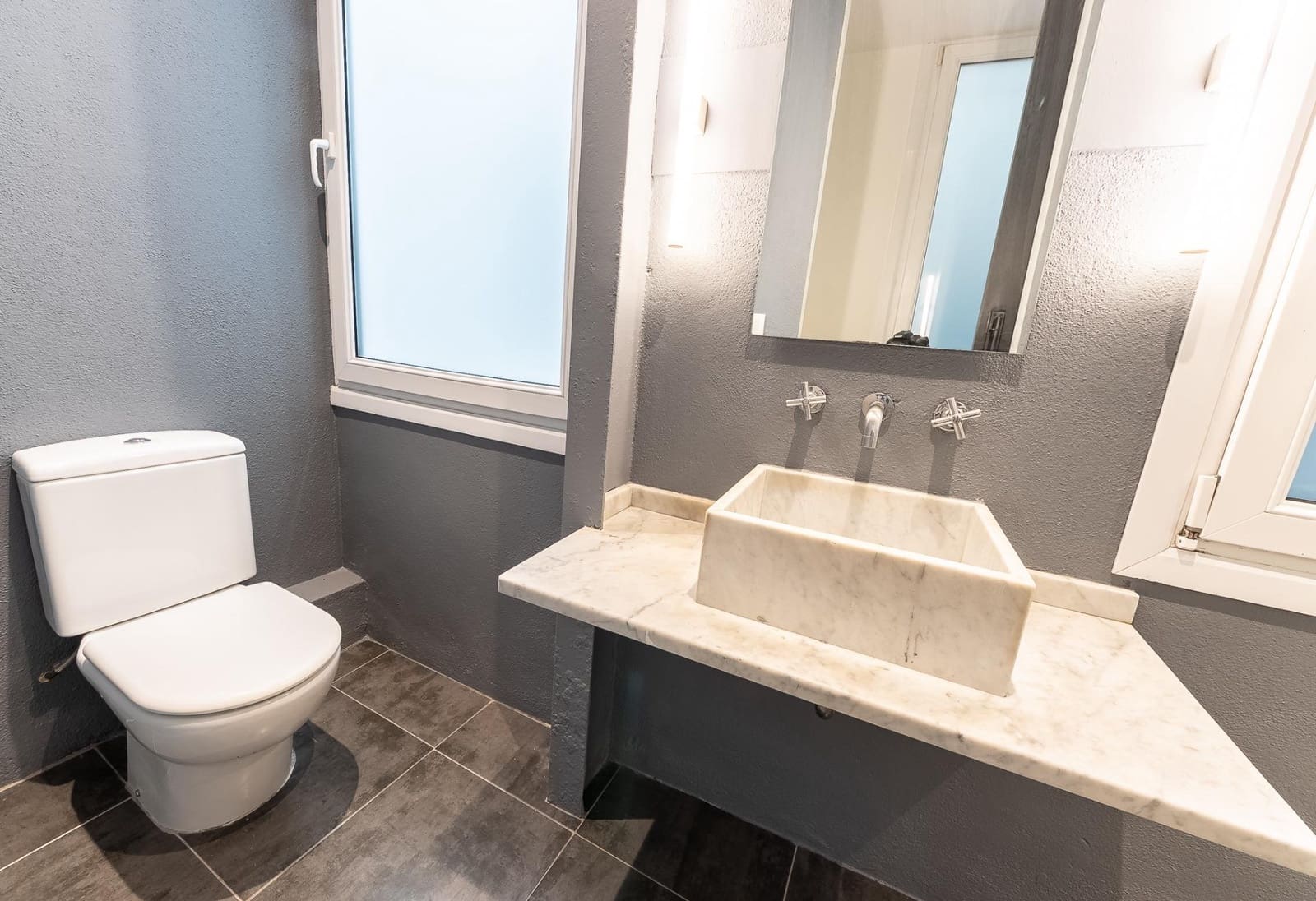 2 bedroom Flat for sale in Bilbao - € 495,000 (Ref: 9496375)