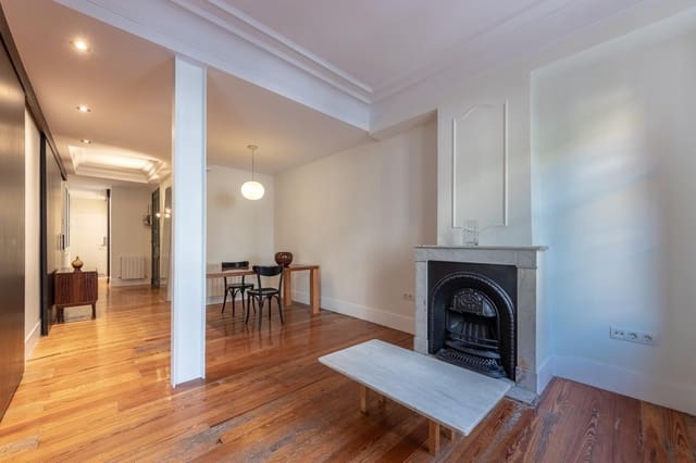 2 bedroom Flat for sale in Bilbao - € 445,000 (Ref: 9496375)