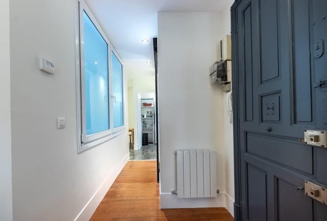 2 bedroom Flat for sale in Bilbao - € 445,000 (Ref: 9496375)