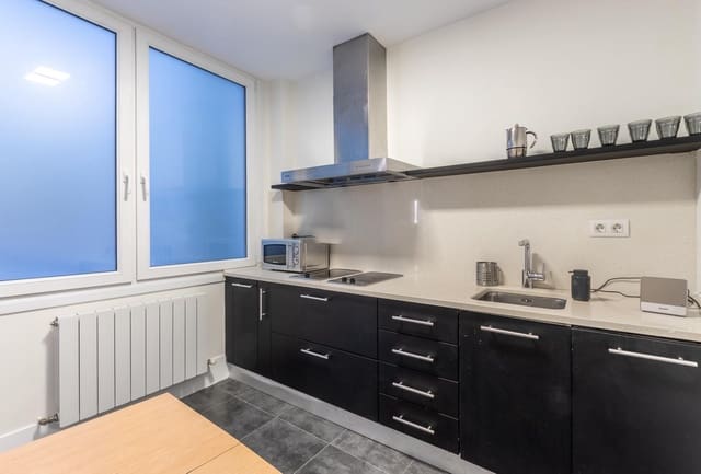 2 bedroom Flat for sale in Bilbao - € 445,000 (Ref: 9496375)