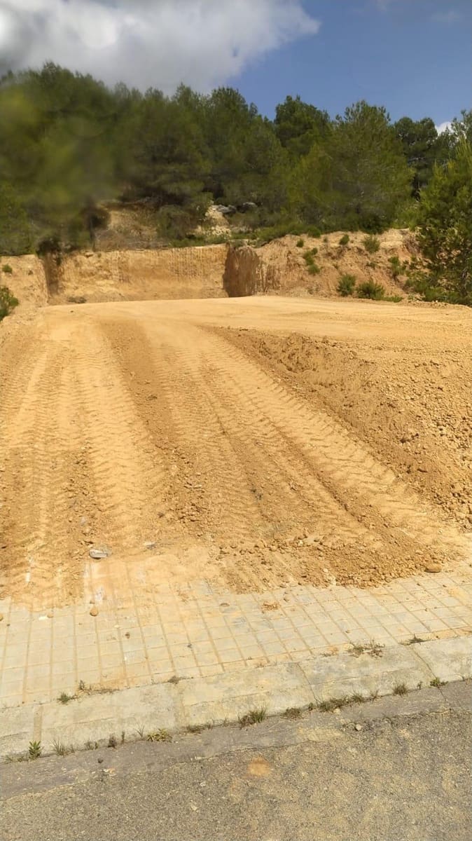 Building Plot for sale in Chiva - € 75,000 (Ref: 9497547)