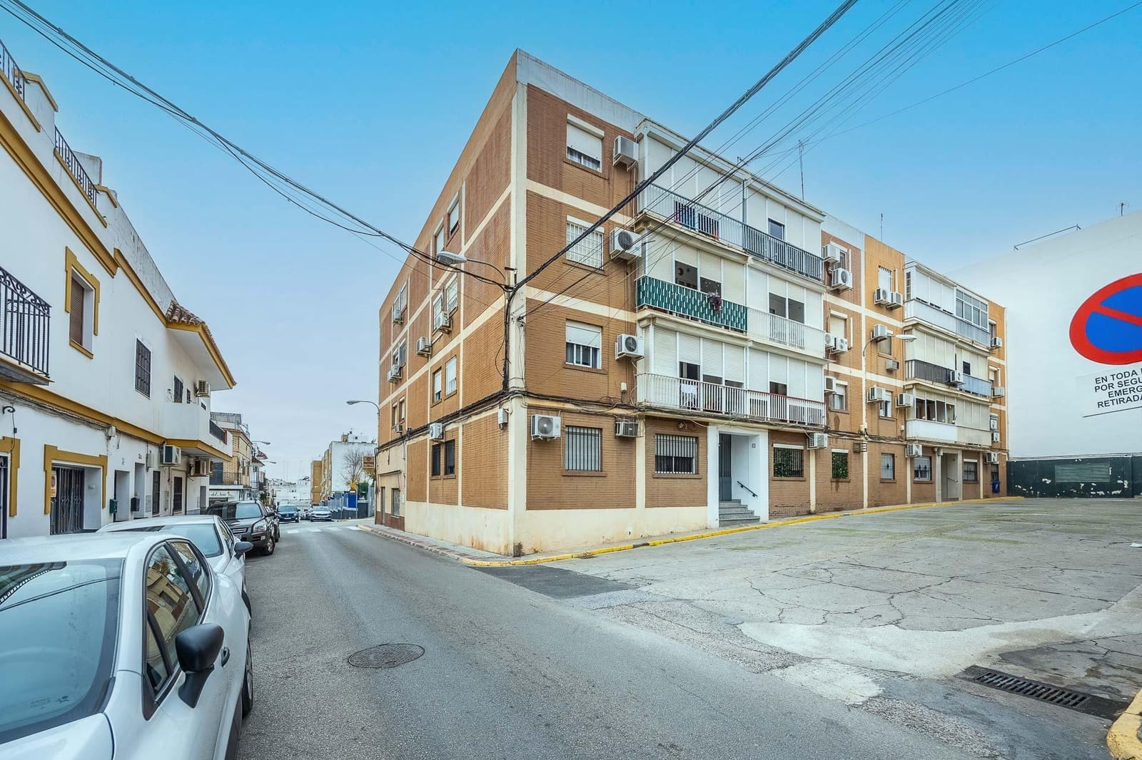 2 bedroom Flat for sale in Alcala de Guadaira - € 129,900 (Ref: 9497549)