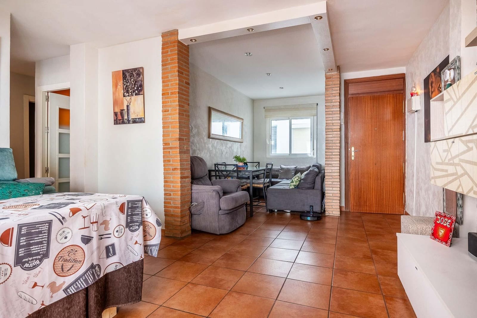 2 bedroom Flat for sale in Alcala de Guadaira - € 129,900 (Ref: 9497549)