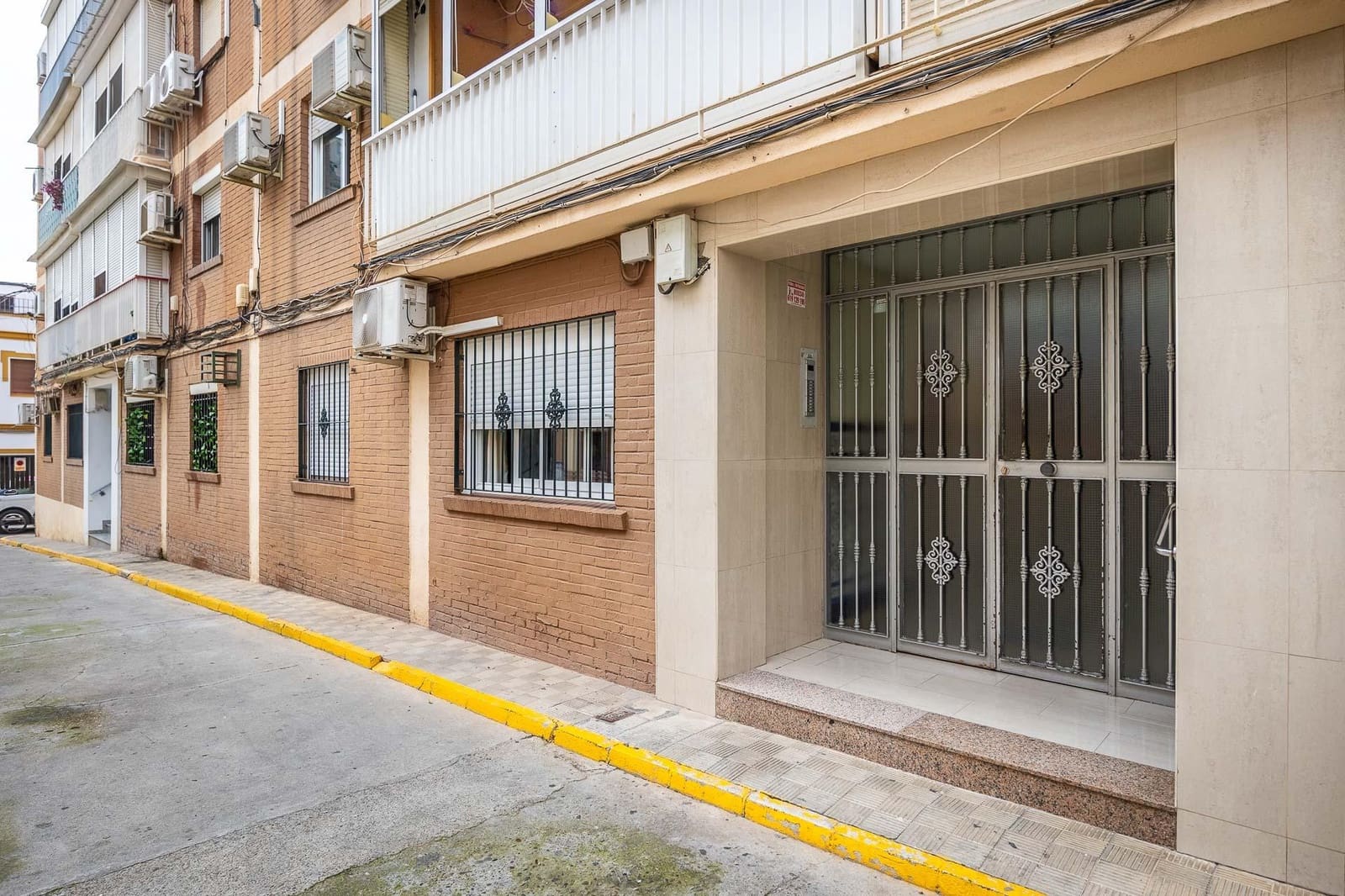 2 bedroom Flat for sale in Alcala de Guadaira - € 129,900 (Ref: 9497549)