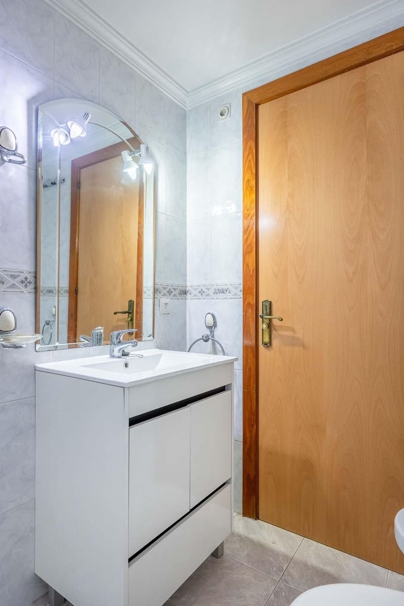 4 soveværelse Lejlighed til salg i Sevilla by med garage - € 485.000 (Ref: 9502590)