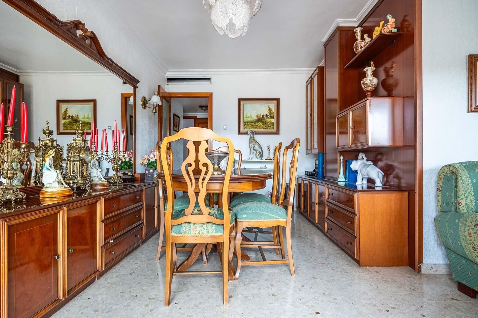 4 soveværelse Lejlighed til salg i Sevilla by med garage - € 485.000 (Ref: 9502590)