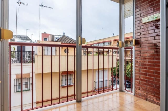 4 soveværelse Lejlighed til salg i Sevilla by med garage - € 485.000 (Ref: 9502590)