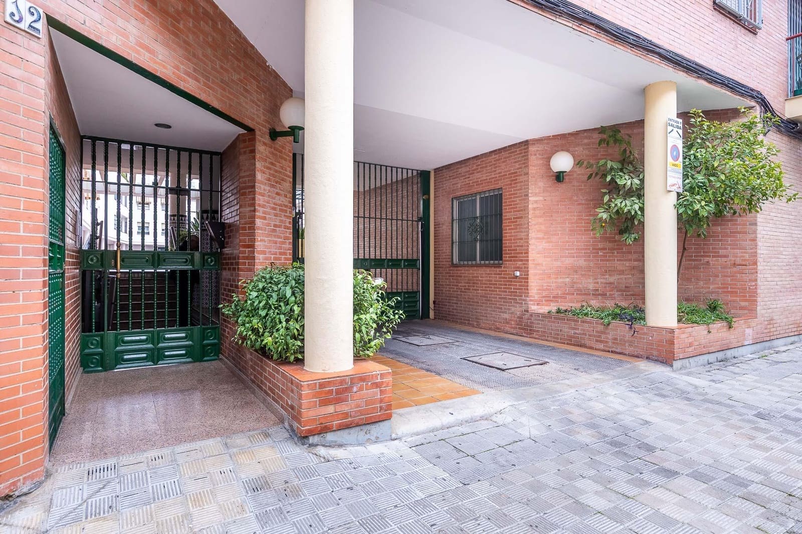 4 soveværelse Lejlighed til salg i Sevilla by med garage - € 485.000 (Ref: 9502590)