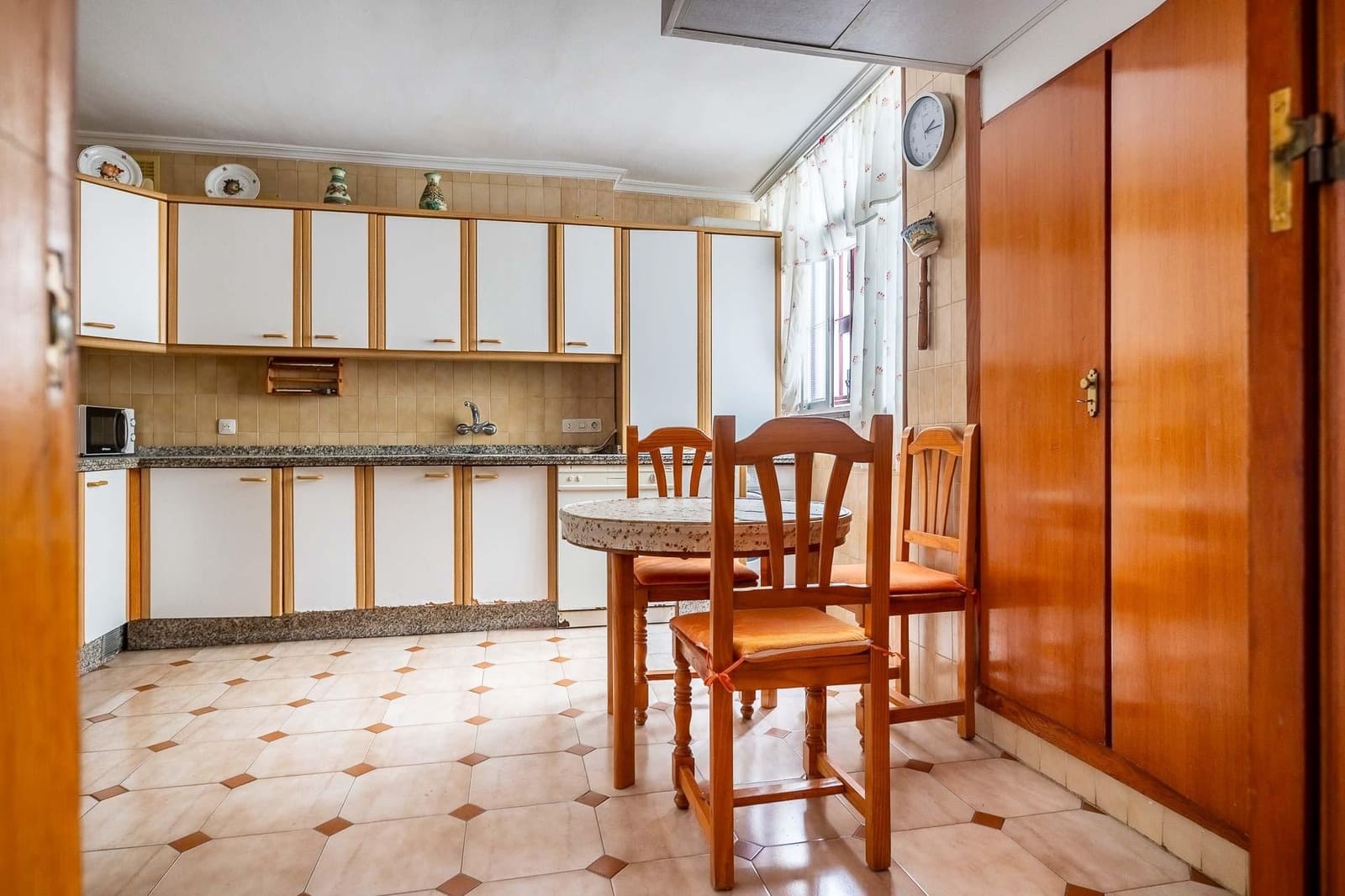 4 soveværelse Lejlighed til salg i Sevilla by med garage - € 485.000 (Ref: 9502590)