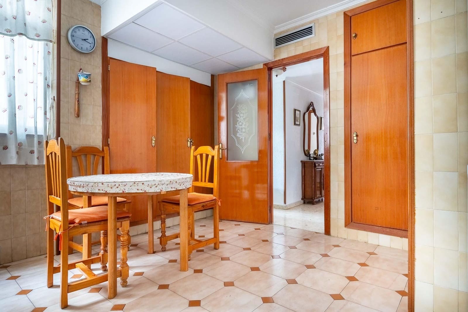 4 soveværelse Lejlighed til salg i Sevilla by med garage - € 485.000 (Ref: 9502590)