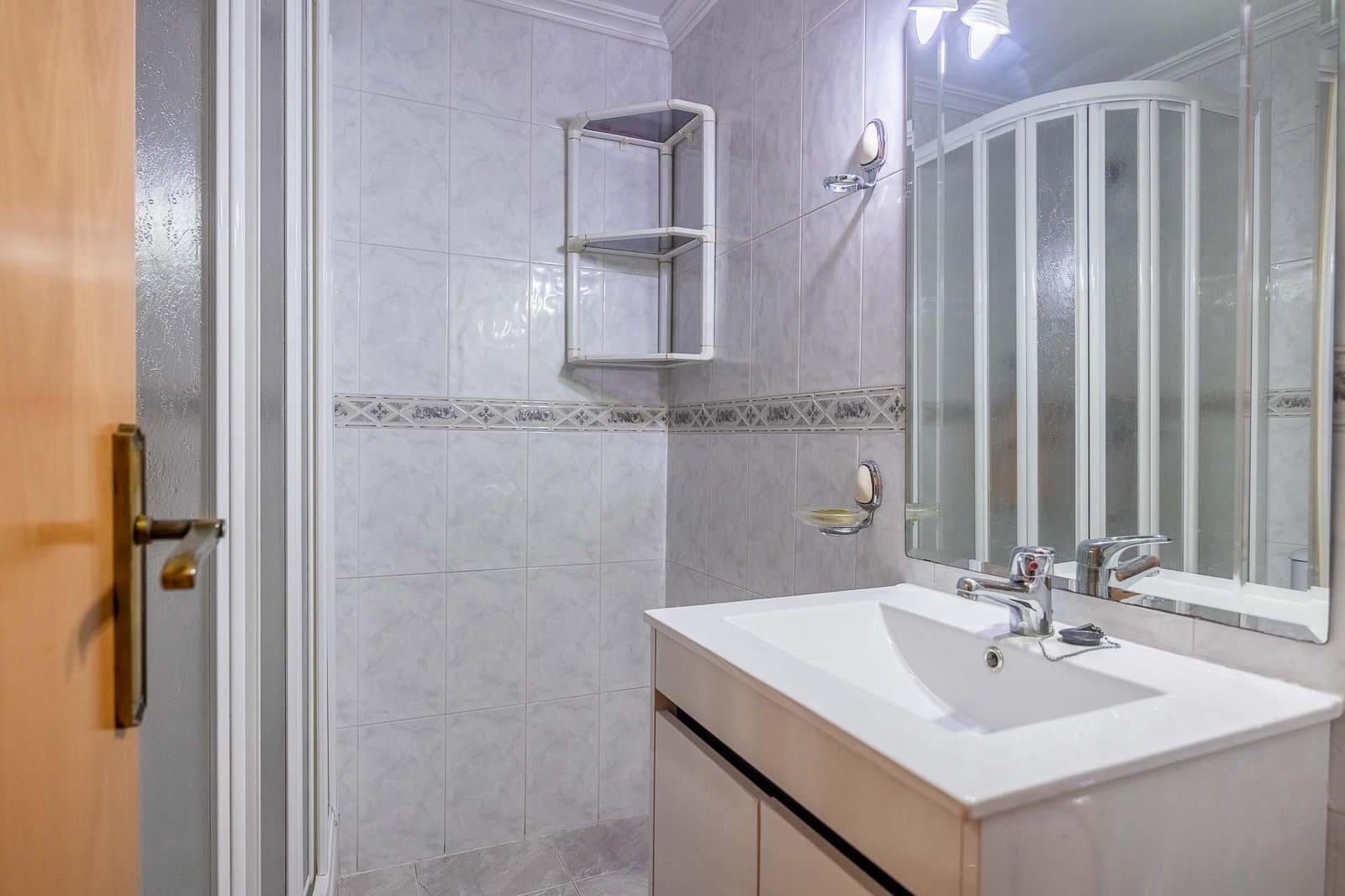 4 soveværelse Lejlighed til salg i Sevilla by med garage - € 485.000 (Ref: 9502590)